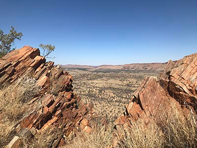 Completing-the-Larapinta-Trail-rocky-lookout