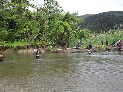Kokoda-track-walking-tours-wellness-walks-river-crossing